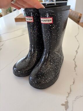 Girls hunter black sparkle rain boots